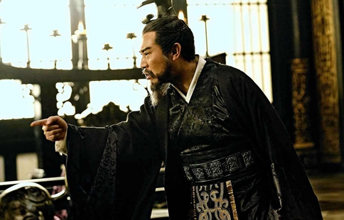 曹操把三个女儿都嫁给汉献帝是为什么?