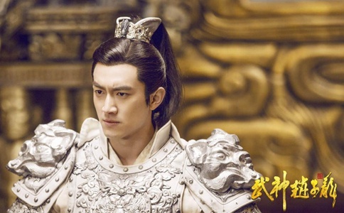 赵云的盔甲叫什么 赵云穿的盔甲是什么颜色的