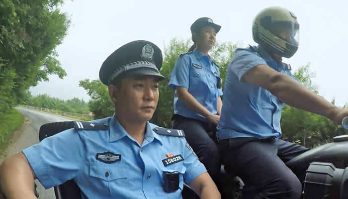 小镇警事中张震宝是谁杀的