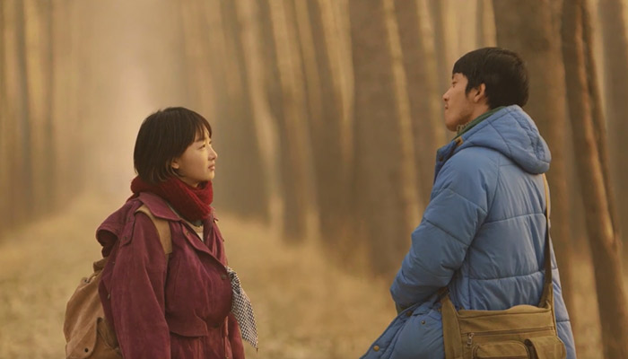 狭窄的小屋,破乱的环境,一桶桶的泡面,电影中的情节就如同漂泊者们