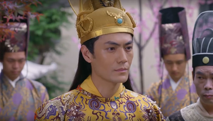 《拐个皇帝回现代》是由同名小说《拐个皇帝回现代改造》改编的,该剧