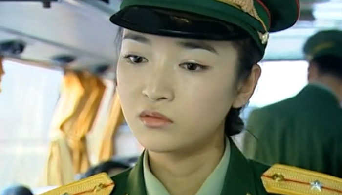 《红蝎子》是由王连平导演,佟丽娅,鲁昕儿,徐熙颜,曲栅栅等主演的一部