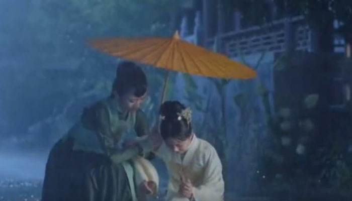 十一娘雨中摔倒是第几集