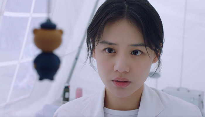 剧中的米佧是新晋住院医生,在医院联合特警队组织的应急救援培训中与