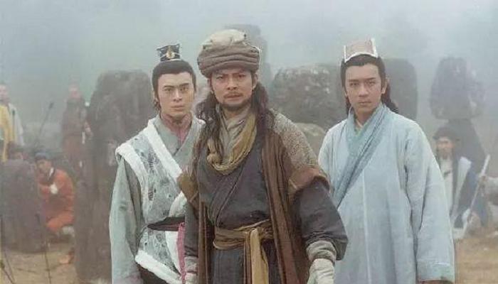 飞雪连天射白鹿笑书神侠倚碧鸯什么意思