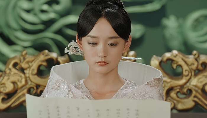 后来,叶凝芝重新入宫,成为了皇后身边的而一名宫女