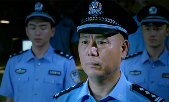 冯鸿涛"清网办"一组组长,精通现代高科技,可以巧用红外扫描,dna验证