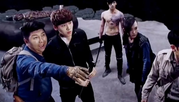 小哥在青铜门后面看到了什么