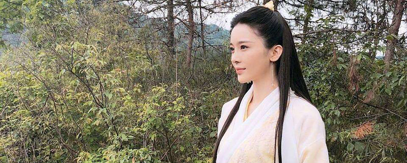 新版倚天屠龙记黄衫女子出场在第几集