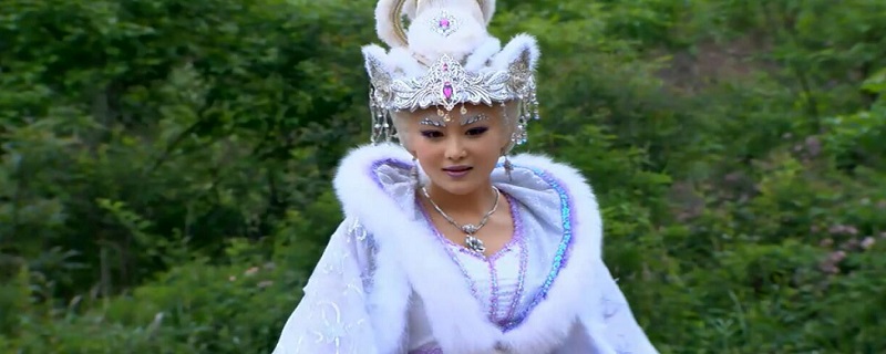 《封神英雄榜》中,九尾狐妖胡仙儿看中苏妲己的美貌,将自己变成苏妲己