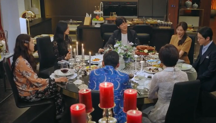 顶楼双胞胎妈妈是谁