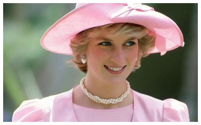 1997年8月31日 戴安娜王妃因车祸丧生