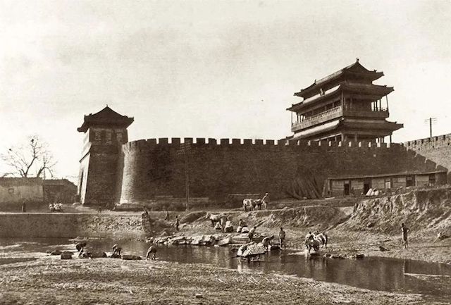 1467年8月28日 明代蒋琬上奏加筑北京外城