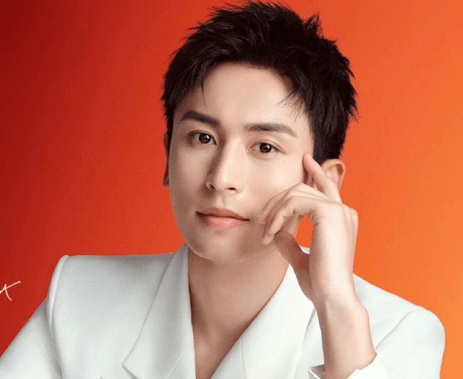 张哲瀚代言了哪些产品