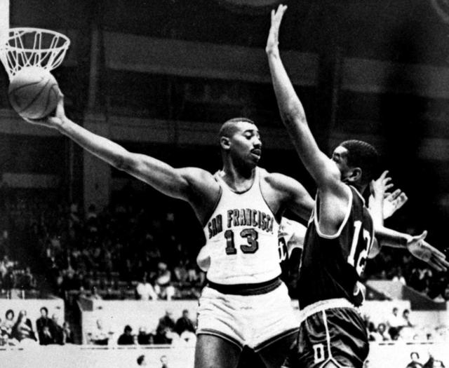 1936年8月21日 美国篮球明星张伯伦出生