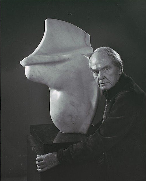 1986年8月23日 当代雕塑家亨利·穆尔去世