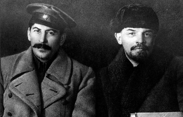 1936年8月24日 苏联领导人加米涅夫和季诺维也夫被判死刑
