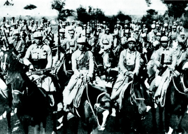 1937年8月25日 中共中央改红军为八路军