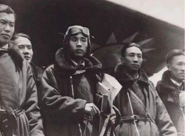 1956年8月15日 台湾空军少校黄纲存驾机回大陆