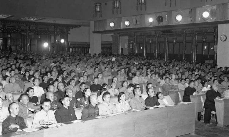 1954年9月15日 全国人大一届一次会议在北京召开