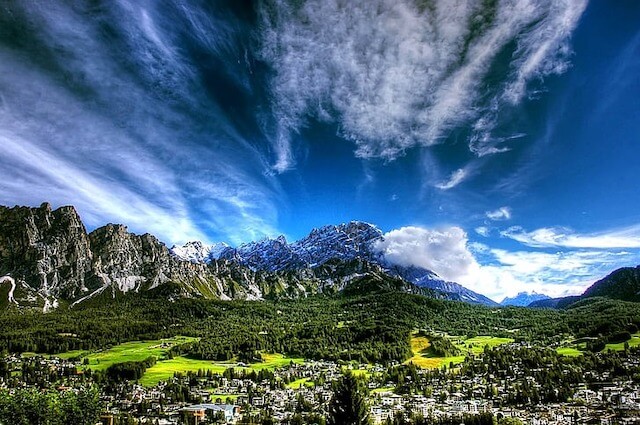 2026年将在意大利米兰-科尔蒂纳丹佩佐举行冬奥会