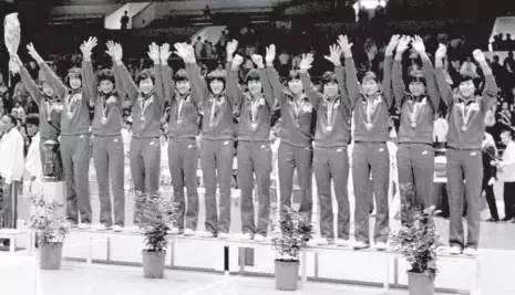 1985年11月20日 中国女排蝉联世界杯赛冠军