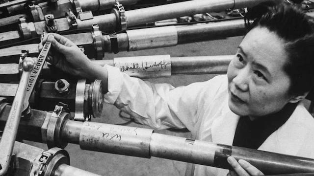 1991年11月19日 美籍华裔物理学家吴健雄获普平奖章