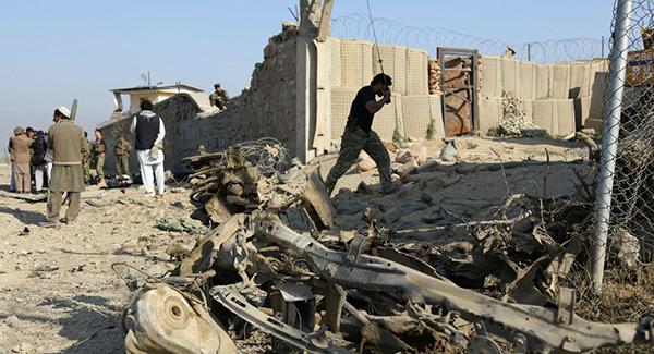 2001年12月4日 美军战机炸死百余名阿富汗平民