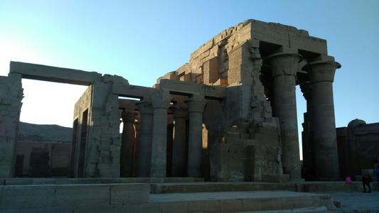 1981年12月11日 考古学家发现世界上最古老的神庙